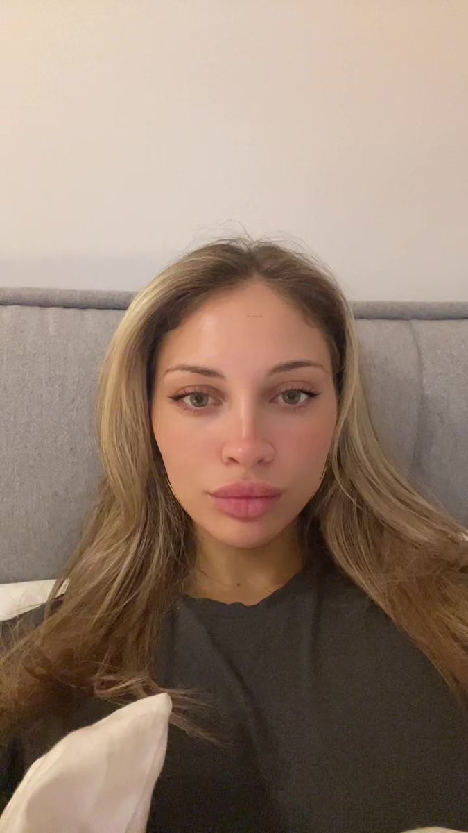 alicepalay00's tweet photo. Every women deserves to be a better person in their lives... #Alicewonder ♥️
It’s me again 🤭🌚 https://t.co/xNLU4zHoK7