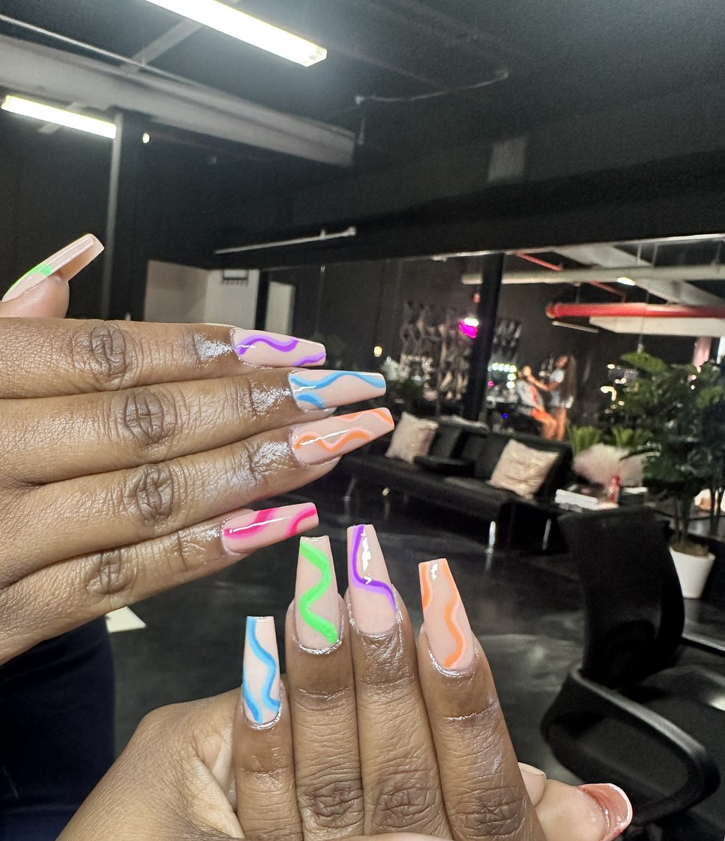 __JellyG's tweet photo. Accepting appointments 🗣️ walk-ins are welcomed 💅🏽 
.
.
I am located in Melrose Park, IL 📍 
(20 minutes west of Chicago)  

Booking link in bio 😘
#chicagonailtech #nails #nailstagram #springnails #chicago #nailtech #jellousnails #mediumnails #explore #foryou #cutenails https://t.co/FtC5lzTjXu