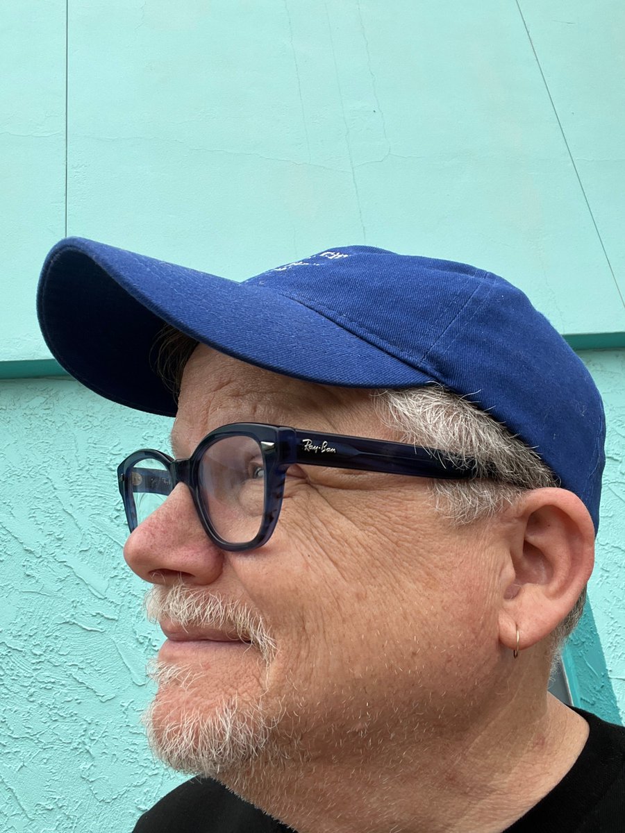 Koffee_Mark's tweet photo. Not to be rude. But when you're in my "state". Going to an art fair on a warm, intermittently rainy day can hit...differently.
#TryNotToStare #OldMan https://t.co/LDh3Aw3o5v