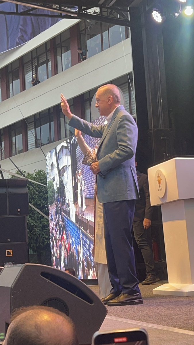 mucahitaltunok's tweet photo. Oynanmış fotoğraflarla algı yapan 
Ahlaksızlar!

Fotoğrafın orijinal hali ektedir ⬇️ https://t.co/MYzbHspwx8