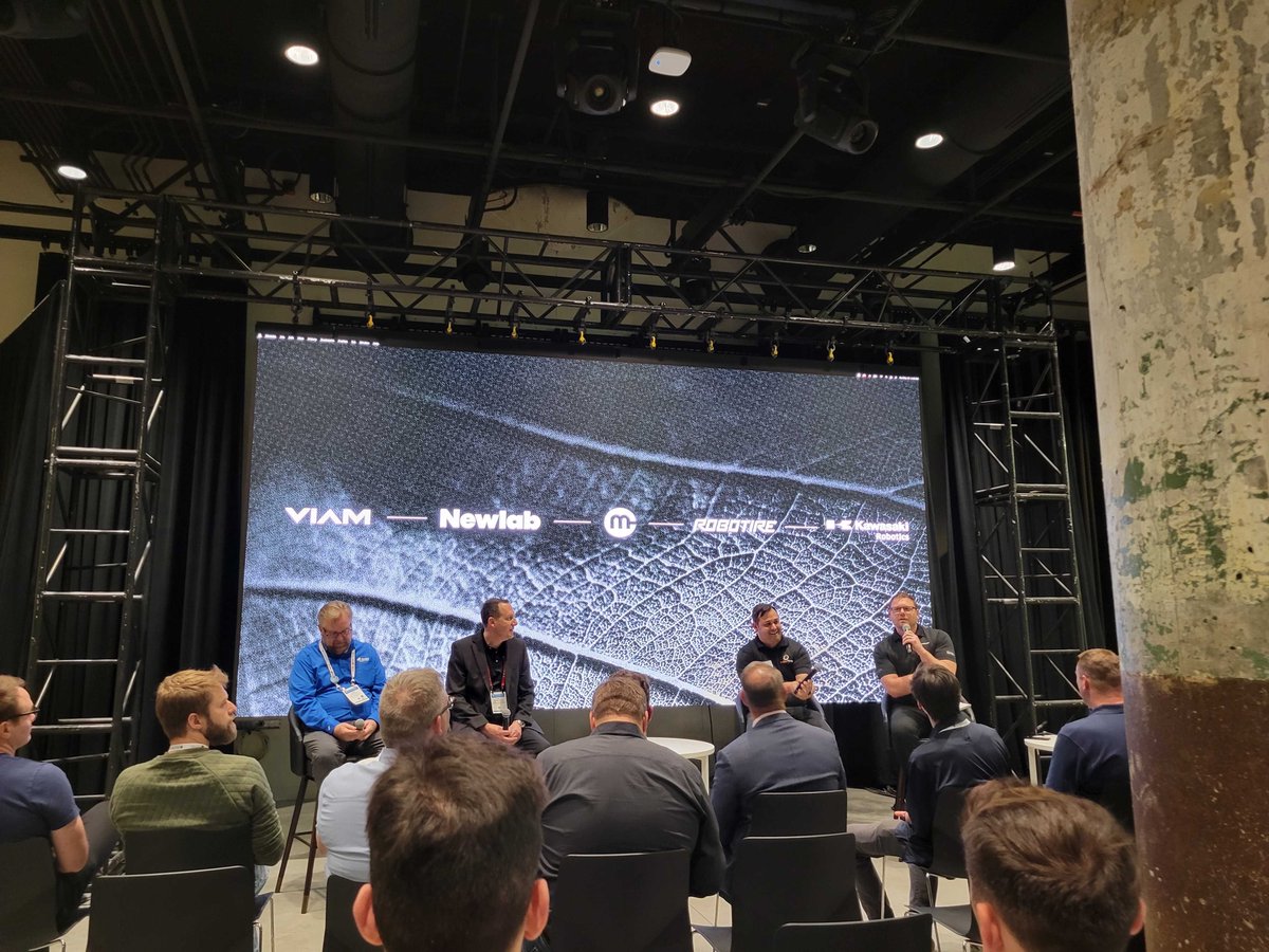 Our team had an amazing time at Automate 2023 last week! Check out RoboTire's fearless leader Victor Darolfi taking part in the panel discussion at Newlab Detroit! #VictorDarolfi #PanelDiscussion #Inspired