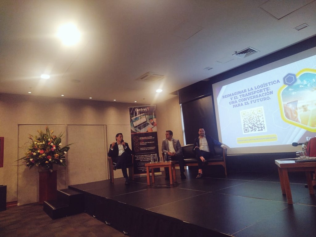 fedetranscarga's tweet photo. #AEstaHora @HenryACardenas presidente de #Fedetrascarga aclara que el transporte de carga por carretera  debe mantenerse en favor de los colombianos. 
Foro "Reimaginar la logística y el transporte: una conversación para el futuro.” de #CopilotoColombia y #ControlT https://t.co/GlPTXnEmTf