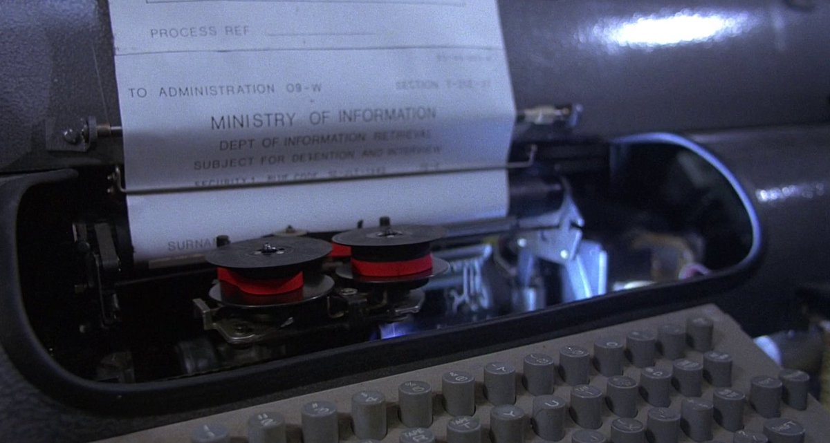 unfoundvideo's tweet photo. "A substantial technical, narrative, or material error shifts a whole film into malfunction status. A system failure. The audience, and the filmmaker, (and her mother), question the implications of this error for the rest of the film."

UPV AMAT07 | Error

https://t.co/GP3EGsOVEv https://t.co/e6Kq7XQBQh