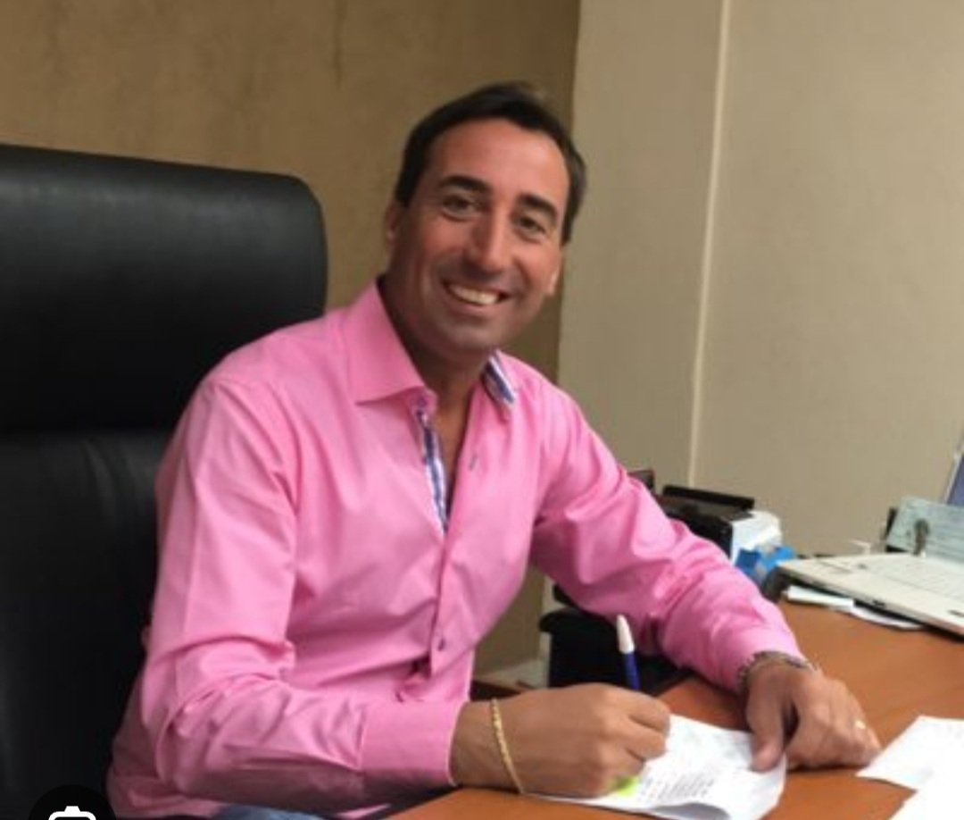 cascamarini1's tweet photo. NUEVA DONACION DEL EX PRESIDENTE

German Kent hará mañana una nueva donación de $ 3.000.000 q serán destinados a los empleados d planta permanente, fue la condición para donar el dinero, será ante la presencia de un Escribano. Esto hará q el Domingo se pueda jugar sin problemas. https://t.co/ZiVsu3DQFa