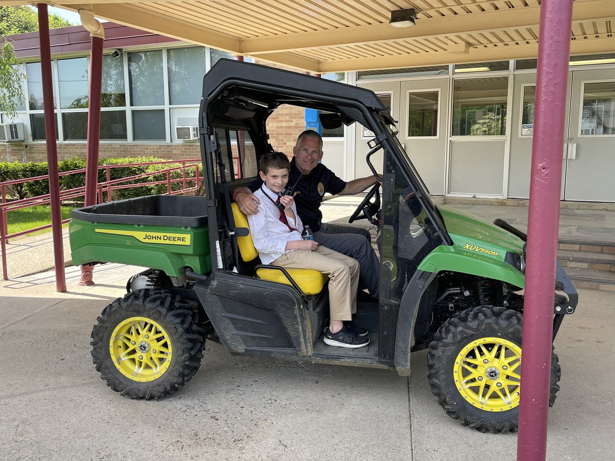 PrincipalTJ's tweet photo. Thomas Jefferson School ‘Principal for a Day’ was 4th grader, Kevin N. He was outstanding (and well dressed for the part!). Kevin learned the ins and outs of the job and did great! Maybe TJ Principal of the future?…. @RockawayBoroBOE https://t.co/qbhSDjh0hf