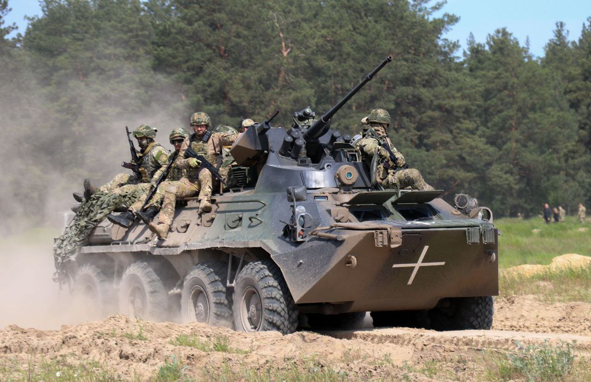 📷Lyut Assault Brigade of Ukrainian National Police received BTR-3 and ...
