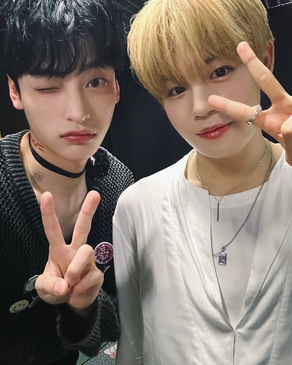fantasyboys_'s tweet photo. 안녕하세요 태선입니다😈
제가 흑발로 다시 돌아왔어요:)
오랜만이라 많이 어색하네요
괜찮나요?🖤

#소년판타지 #FANTASYBOYS
#태선 #TAESEON https://t.co/HmtiOBWXkt