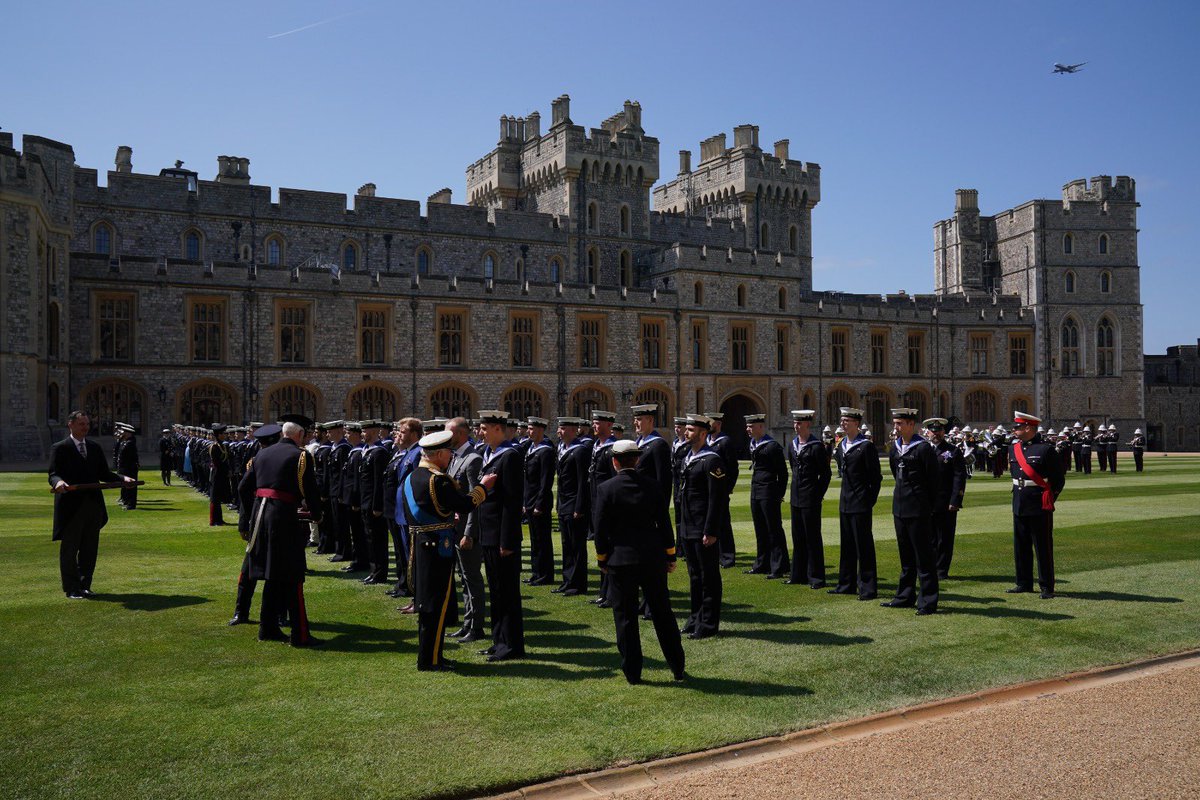 The Royal Family (@RoyalFamily) on Twitter photo 2023-05-30 14:53:36 🏅In a special parade and ceremony at Windsor Castle, The King today presented @RoyalNavy personnel with Royal Victorian Order honours, in recognition of the role they played in Queen Elizabeth II’s Funeral Processions. 🔗royal.uk/news-and-activ… 🏅In a special parade and ceremony at Windsor Castle, The King today presented @RoyalNavy personnel with Royal Victorian Order honours, in recognition of the role they played in Queen Elizabeth II’s Funeral Processions. 🔗royal.uk/news-and-activ…