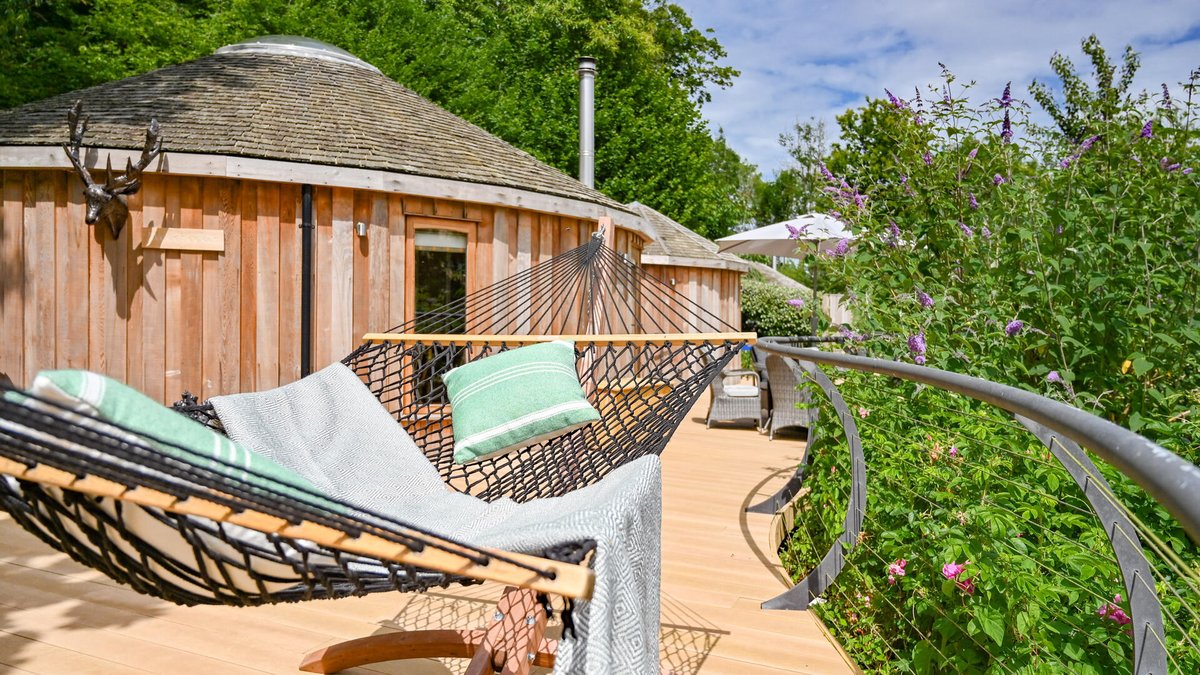 We are running a series on last minute family holidays, this June, some with special offers 👀

first up we have... Wonderful and Quirky 💛

wp.me/p3ZqIW-3p4

#holiday #familyholiday #summer #travel #quirky #happy