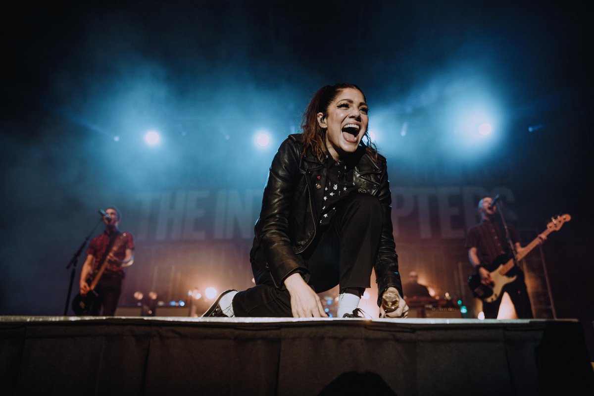 TONIGHT 🌙 @Interruptweets are here with special guests @bedouinsndclsh and @theskints 
Doors 6:30pm / Show 7:30pm

ℹ️ For more info and tickets click here: livemu.sc/3MZUUCL