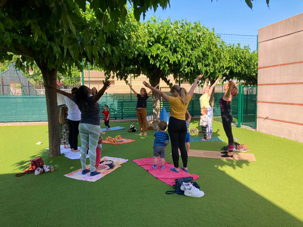 Retour en image sur une action yoga parents / enfants à la crèche mutualiste Guilibulle 👩‍👧👩‍👦🧘‍♀️ 
@MutGrandSud @mutualite_fr @MutOccitanie