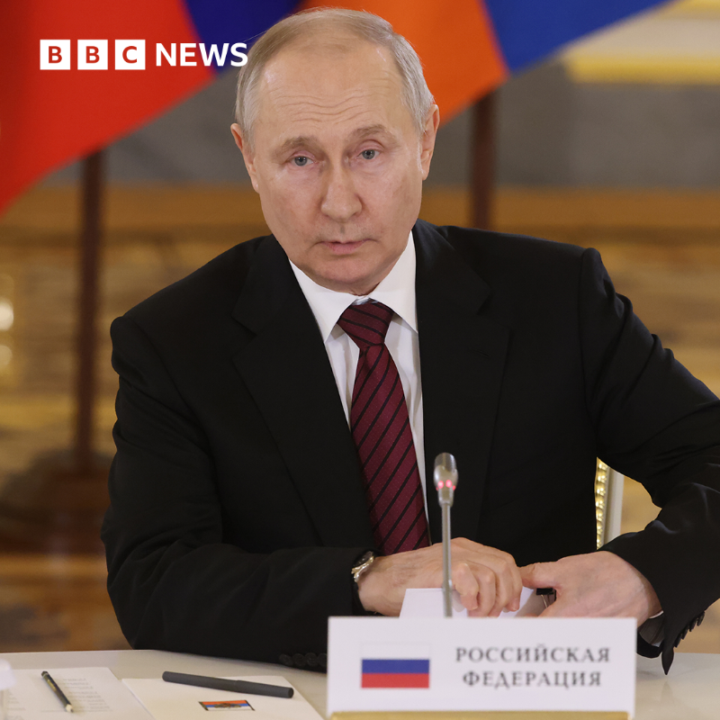 BBCWorld's tweet photo. Russian President Vladimir Putin accuses Ukraine of trying to frighten Russia following drone attacks on Moscow

Ukraine's presidential adviser says Kyiv was not directly involved

Follow updates ⬇️