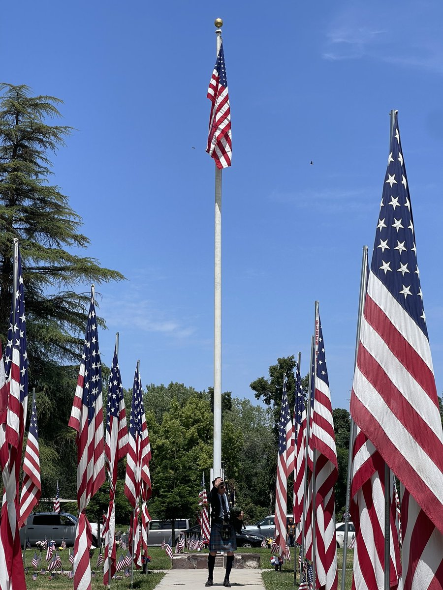 Cool car at the Memorial Day service at Lakewood Cemetery in Hughson, Ca. There was a bagpiper that played Amazing Grace. Yesterday was a beautiful day to celebrate our fallen hero’s. 🇺🇸🙏🏼👍🏼