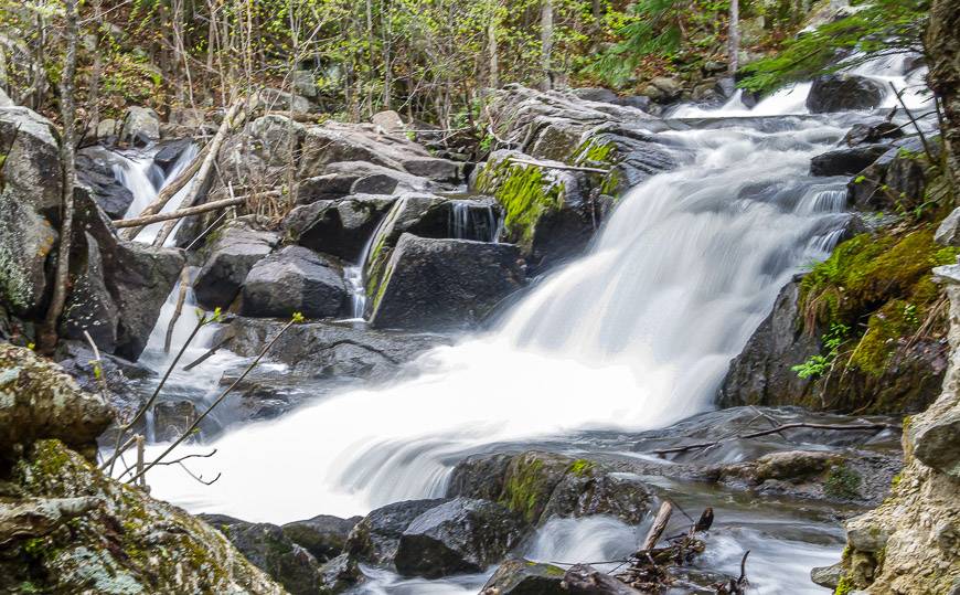 hikebiketravel's tweet photo. The Carbide Willson ruins is a beautiful spring hike in Gatineau Park - easy & family-friendly too https://t.co/5ZdIsRnmjG
#hiking #springhikes #Ottawa https://t.co/y9dNE3ku0t