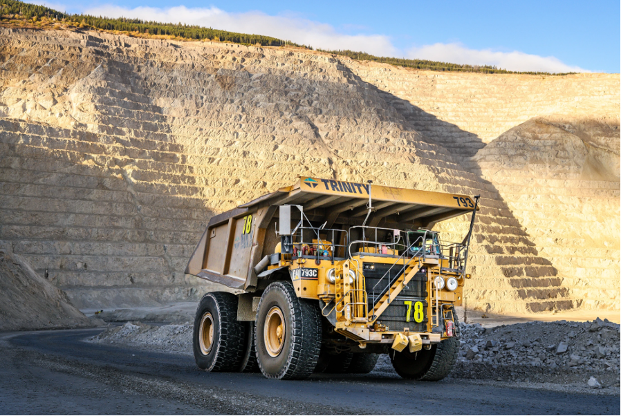 TeckResources's tweet photo. Teck spends about $5 billion with Canadian suppliers each year, creating jobs and supporting communities across the country. https://t.co/1DqDZl8Eyi https://t.co/prJhZGtefk