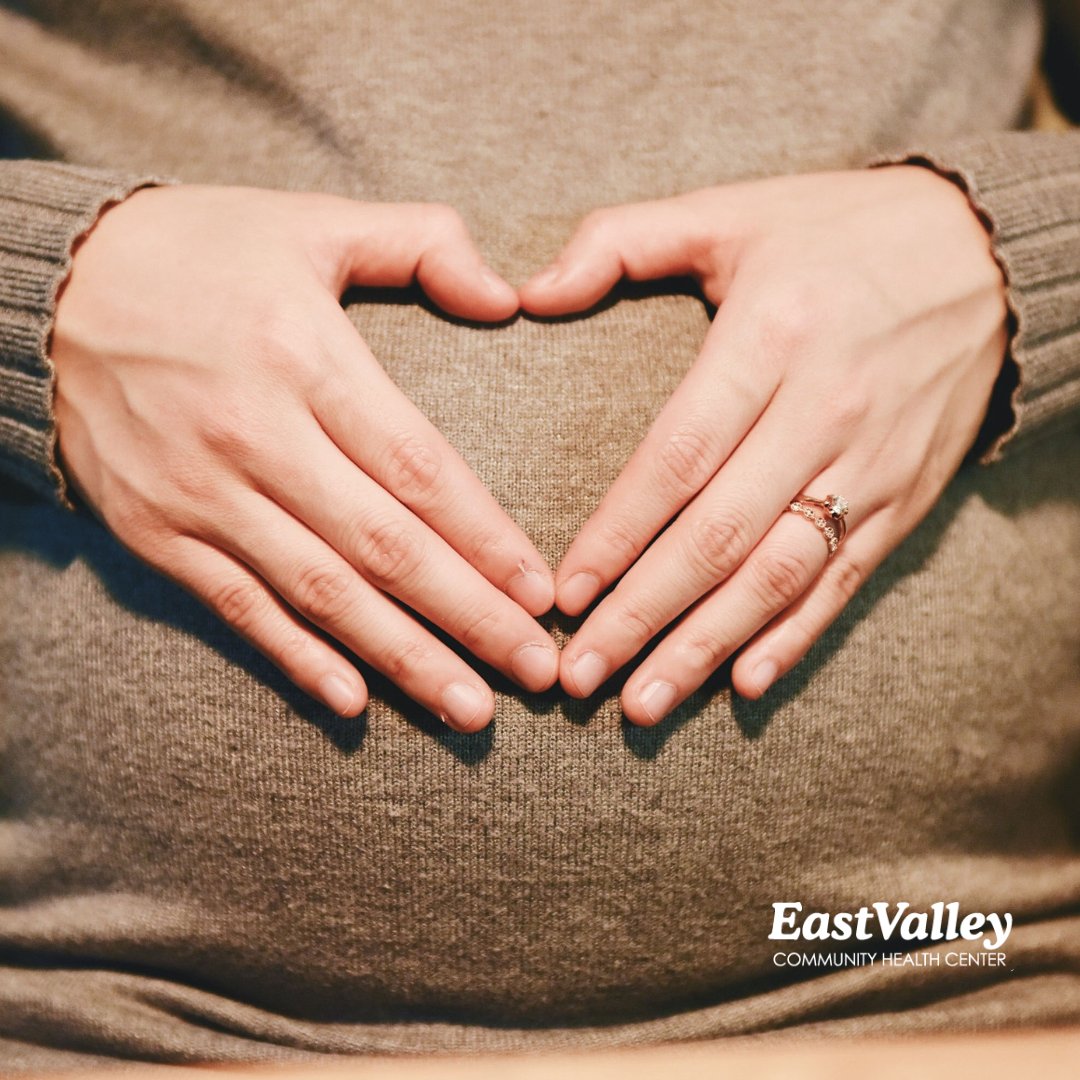 EastValleyCHC's tweet photo. Growing evidence shows #COVID19 vaccination before & during pregnancy is safe & effective. If you are pregnant or planning for a pregnancy, stay current on your COVID-19 vaccines to protect yourself & your baby.
#evchc #health #EastValleyCHC #healthcare #PregnancyandVaccines https://t.co/Rqcb4Dqix6