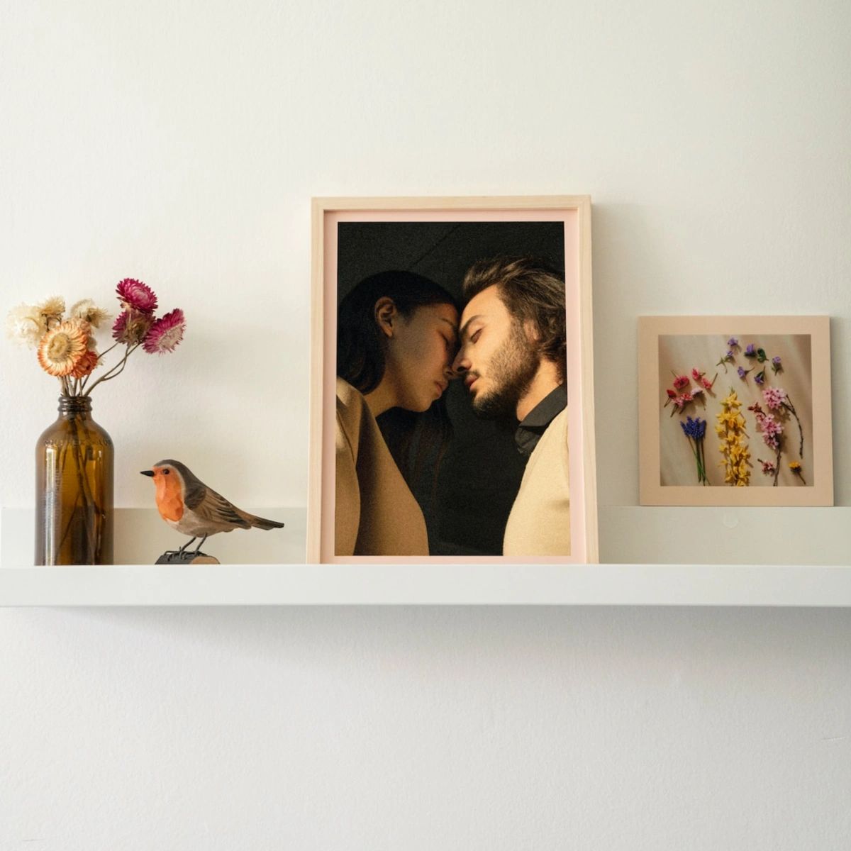 SAFastframe's tweet image. Beautiful moments deserve to be celebrated, and we can’t think of a better way to honor them than with a place on your wall. Bring your prints to our place for custom framing today! #FastFrame #FastFrameSanAntonio #CustomFraming #Art #Framing