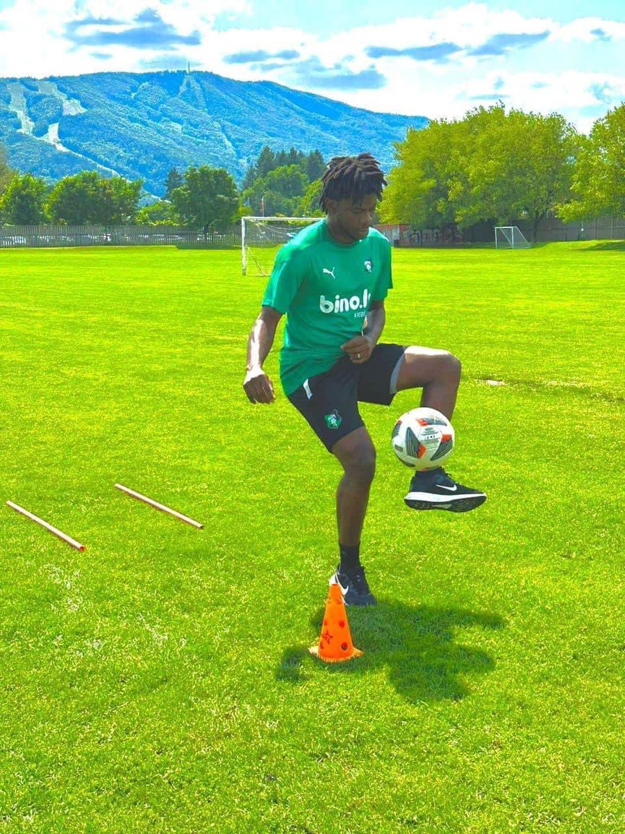 Opéré à son genou gauche en avril dernier, Stevenson Jeudi a repris les terrains en s’entraînant seul afin d’être prêt pour sa nouvelle équipe en Lettonie 🇱🇻.