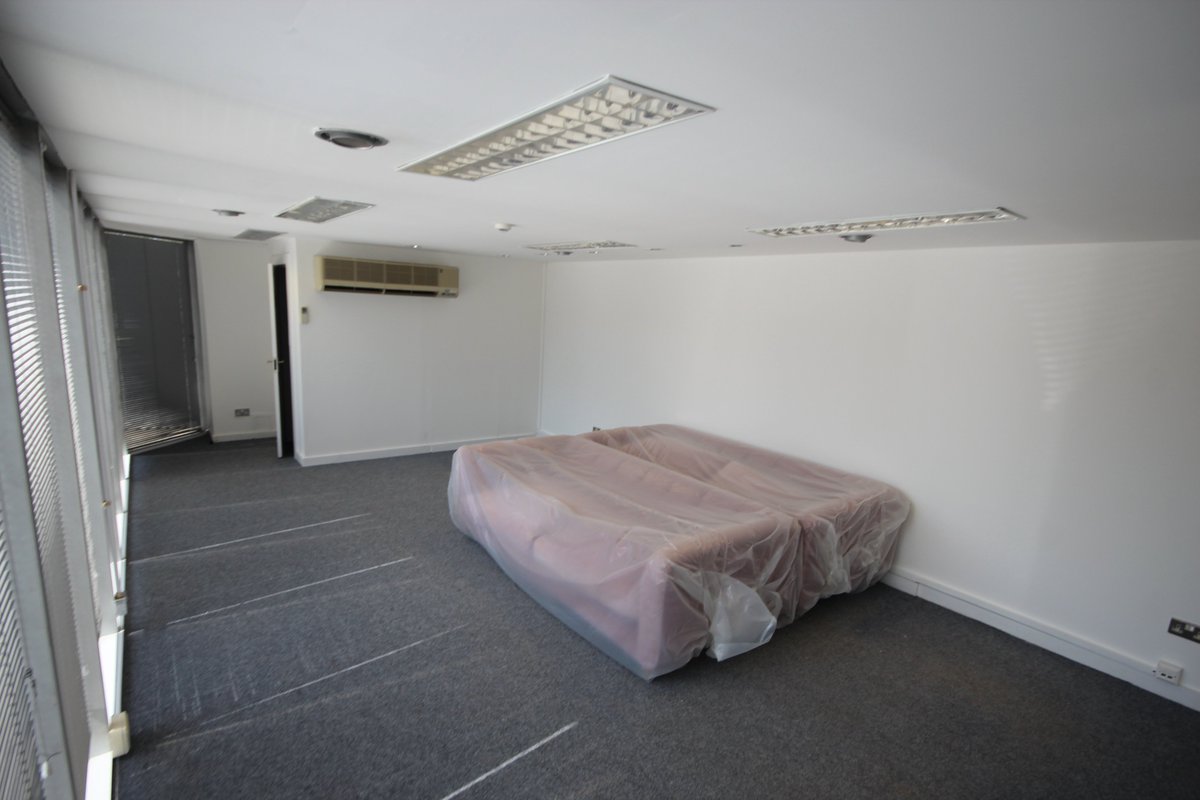 PureEstateAgent's tweet image. This office space featuring huge display windows is available now!

Located by a picturesque river &amp;amp; a short walk from the city centre, get in touch now to find out more.

#office #PureLettings #happytuesday #Property #Letting #Norwich #LettingTeam #ToLet #Let #available #Norwich