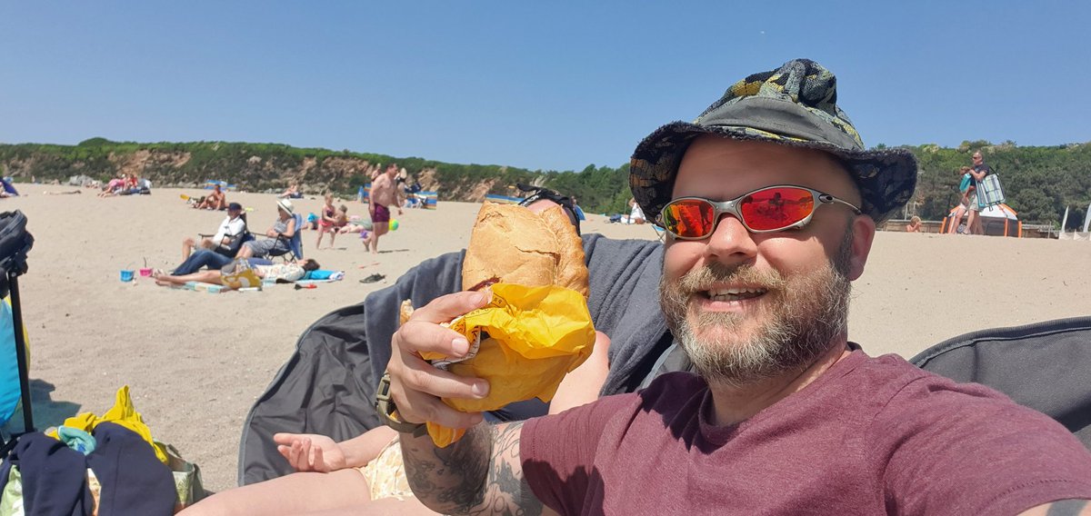 schoolITMan's tweet image. Cornwall beach photo with my trouble and strife. If only she knew.