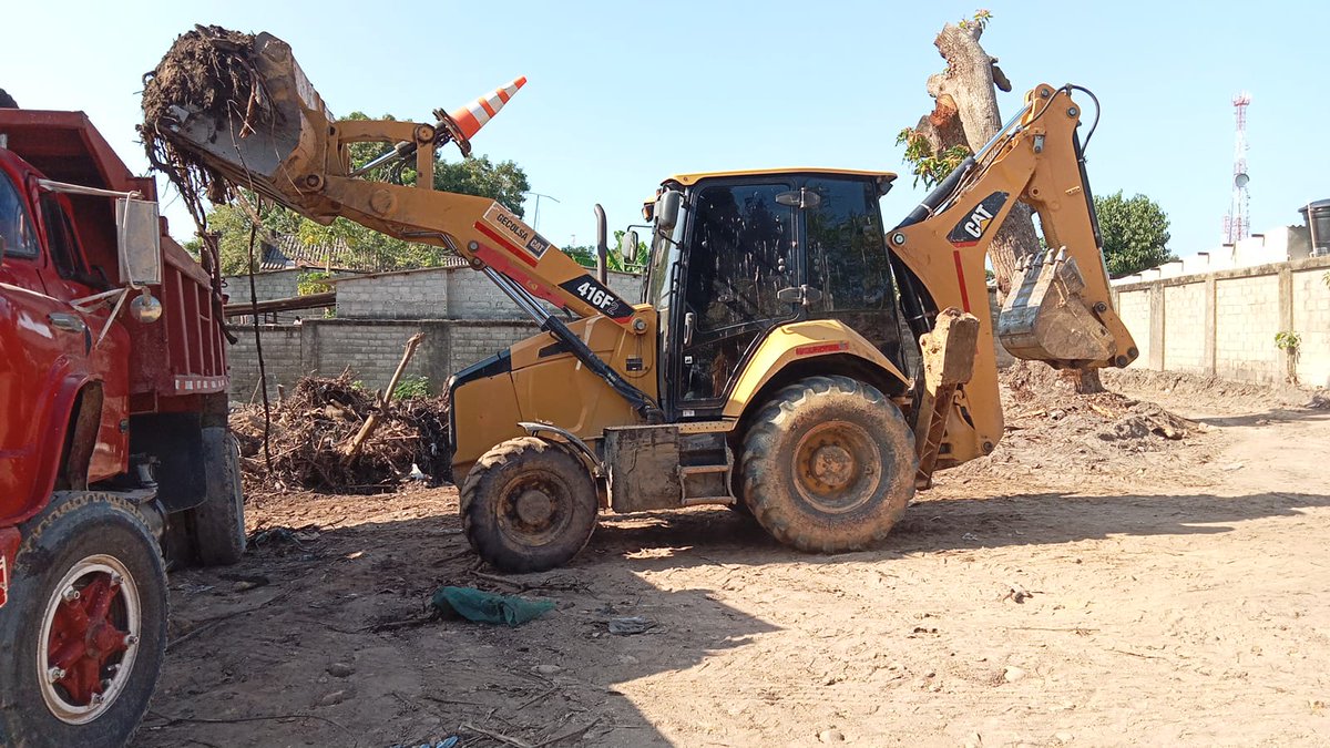CarloSierras's tweet photo. #avanzarcumpliendo, inicio de la construcción del centro vida del adulto mayor en el municipio de @Alcaldiafcion ,en esta infraestructura se atenderá de manera integral a nuestra población adulto mayor @jccamacho6410 @petrogustavo @elviamejiafer @RenovacionCo @MilagroHg https://t.co/wAdCiVcmIs