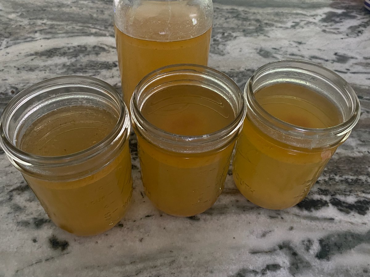 BarsantiSal's tweet photo. 18 hour #BeefBoneBroth complete. Let the nutrional benefits commence. 

Used only sliced onions, a small amount of garlic, little apple cider vinegar and a dash of salt. Remembered to roast the bones first this time! (Smoked out the kitchen 😬)

Beef bones from 2 local butchers. https://t.co/fwYIyI8fQF