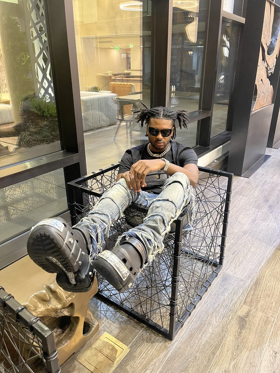realgeemoney's tweet photo. Walking into year 2οΈβ£5οΈβ£ like #TheBoss #HBD2ME #Balencipapi π₯΅ https://t.co/gsdHYnDxm6