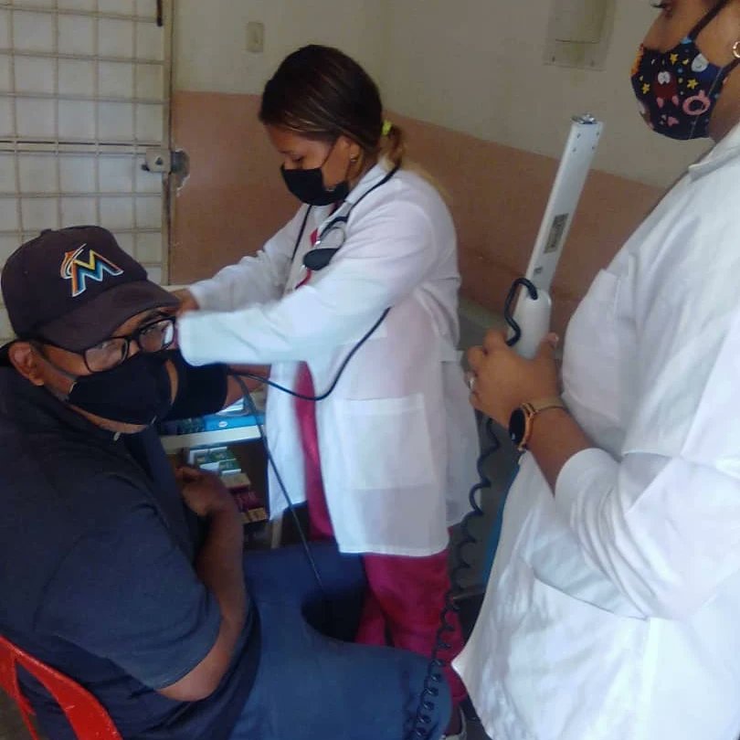 Nuestros médicos del ASIC Rafael Urdaneta realizaron en la parroquia San Isidro en la  comunidad Arca de Noé una  jornada médica integral con visitas casa por casa de acuerdo a las estrategias de salud del gobierno del presidente Nicolás Maduro.