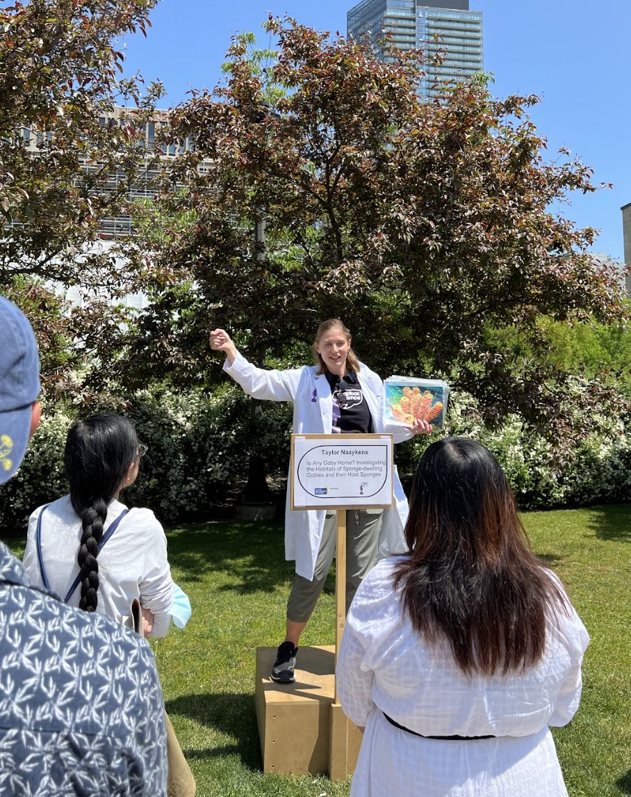 SciXchangeTMU (@scixchangetmu) on Twitter photo Amazing moments captured from #SoapboxSciTO this past weekend with <a href="/torontoWOTS/">The Word On The Street</a>! 👩🔬 <a href="/SoapboxScience/">Soapbox Science</a>
#WomenInSTEM #scienceoutreach #torontoevent Amazing moments captured from #SoapboxSciTO this past weekend with <a href="/torontoWOTS/">The Word On The Street</a>! 👩🔬 <a href="/SoapboxScience/">Soapbox Science</a>
#WomenInSTEM #scienceoutreach #torontoevent