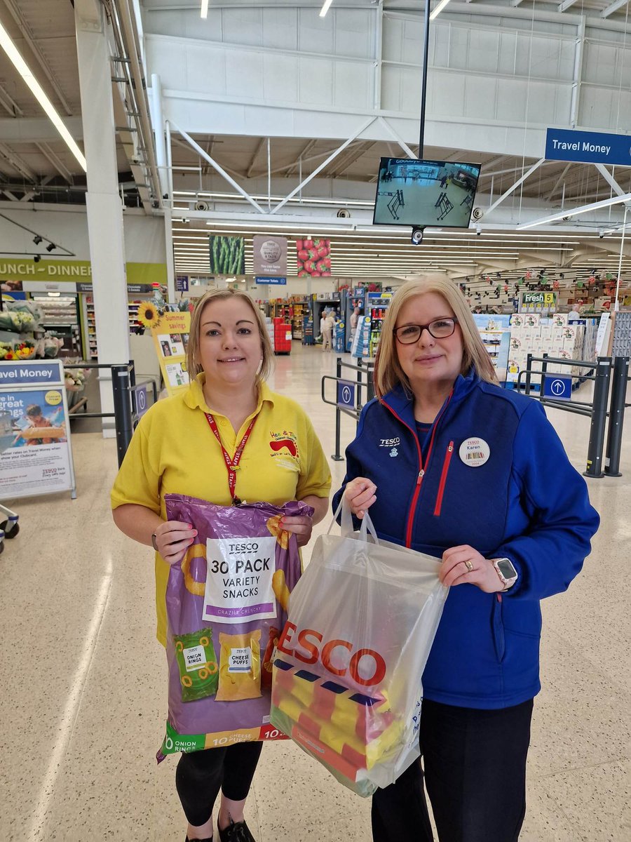 Big thank you to @colleyskaren @Kcolleychampion for her kind donation of treats for the children who are taking part in our upcoming @HeelToeCharity 👣 All Ability Bike Ride 🚲
This will be a great event 😀
heelandtoe.org.uk/events/all-abi…
#TeamHT #Tesco #donation #charitytuesday