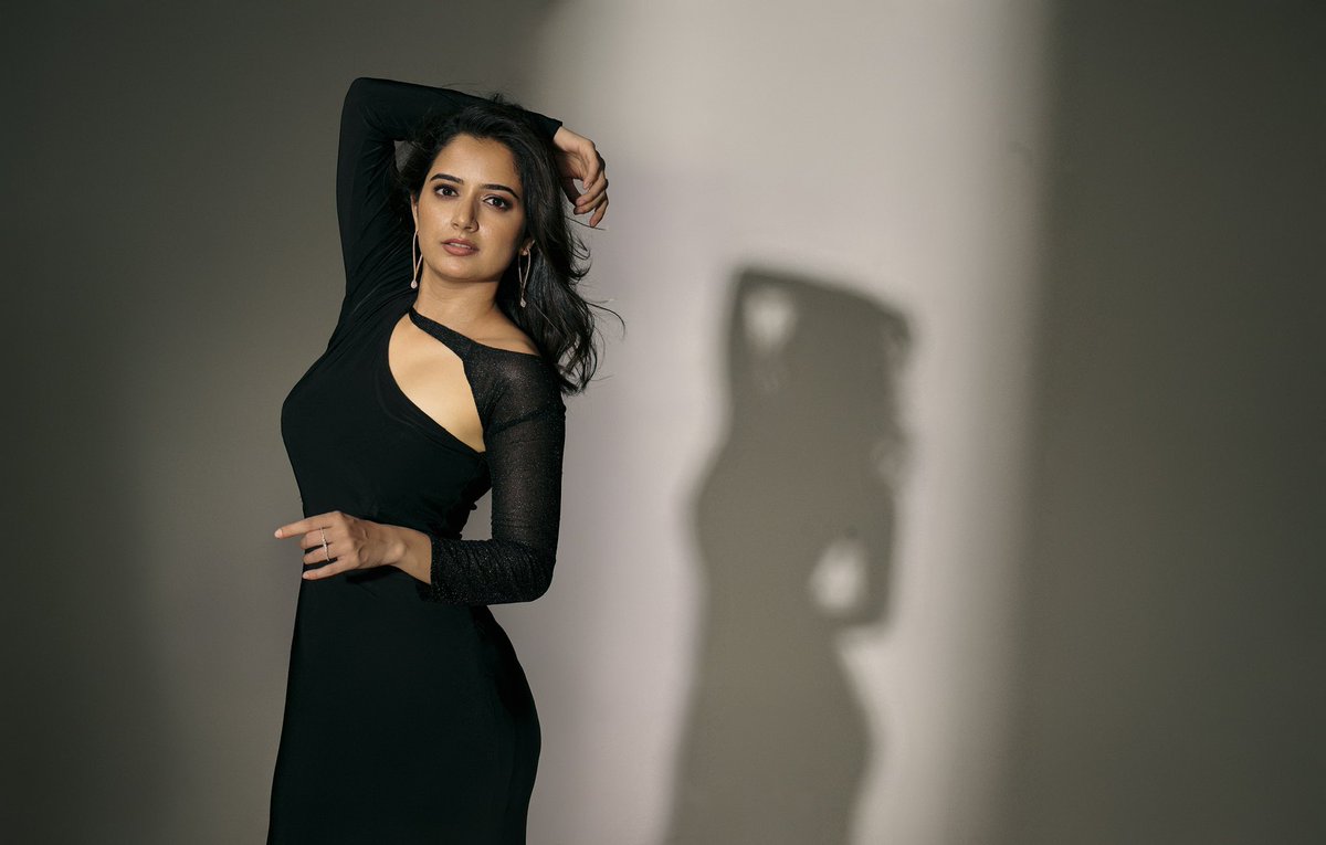 AshikaRanganath's tweet photo. Owning black 🖤 https://t.co/ZO3Fdr95ZU