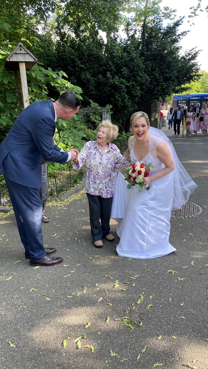 Ran into a bride and groom while in Ft. Tryon Park this weekend. Were they delighted to see me. Seemed to think it might insure their married sex life. I certainly hope so.