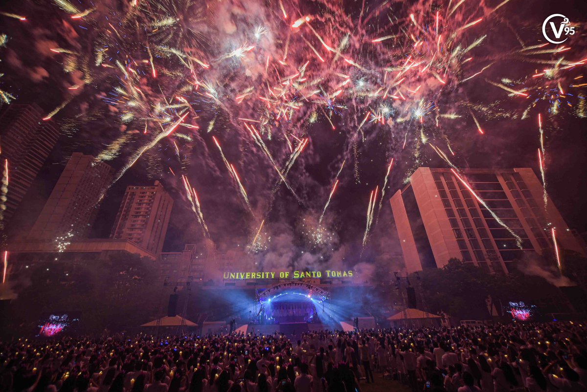 varsitarianust's tweet photo. CONGRATULATIONS, BATCH 2023! 🖤💛 

The University sends off 9,473 graduates comprising Batch 2023 during the Baccalaureate Mass held at the UST Grandstand and Open Field on May 30, Tuesday. https://t.co/cxvktkTrAt