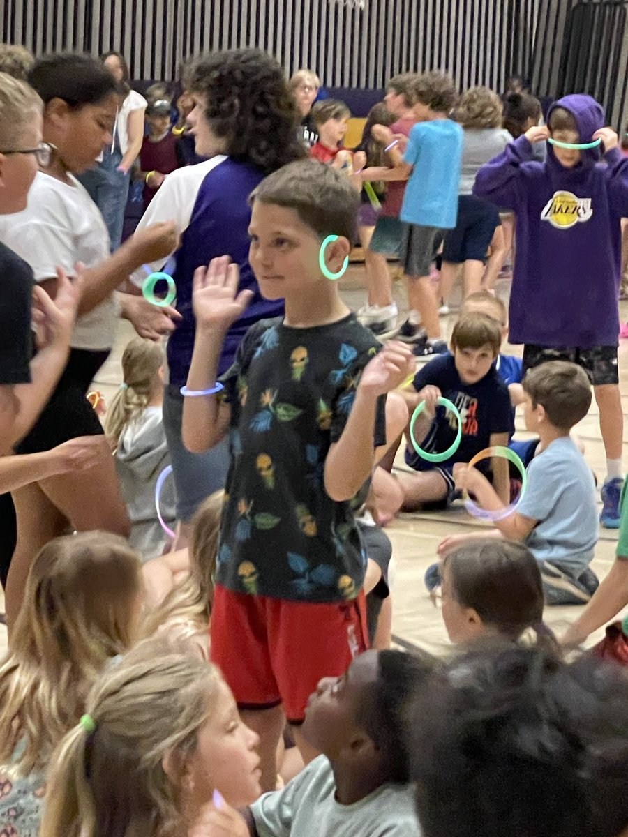 Johnston Schools (@johnstoncsd) on Twitter photo Horizon third, fourth and fifth graders this morning celebrated raising their reading proficiency from 68% to 73% this year! After watching two videos about the importance of setting goals, they celebrated with JD the dragon and a surprise glow party. Way to go, <a href="/JCSD_HZE/">Horizon Elementary</a>! ๐๐๐ Horizon third, fourth and fifth graders this morning celebrated raising their reading proficiency from 68% to 73% this year! After watching two videos about the importance of setting goals, they celebrated with JD the dragon and a surprise glow party. Way to go, <a href="/JCSD_HZE/">Horizon Elementary</a>! ๐๐๐