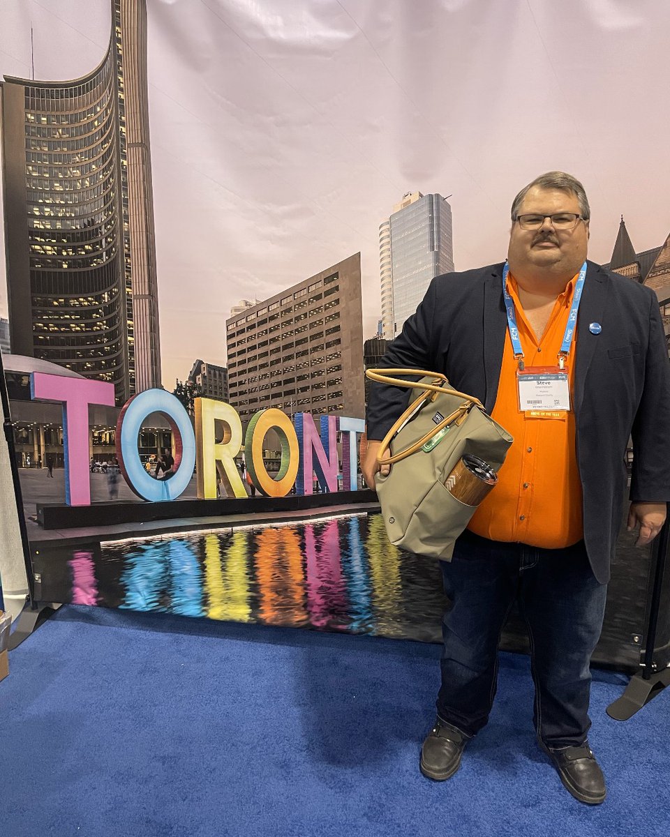 CatalisGov's tweet photo. Steve Wannstrom from Starland County in Alberta was the winner of our FCM “Made in Canada” giveaway! Congratulations Steve! We hope you love your Chilly Moose insulated tumblers and your awesome PKG travel tote!

#FCM #CatalisAtFCM2023 #AdvancingGovernment #EngagingCitizens https://t.co/Aq7EK8VUrw