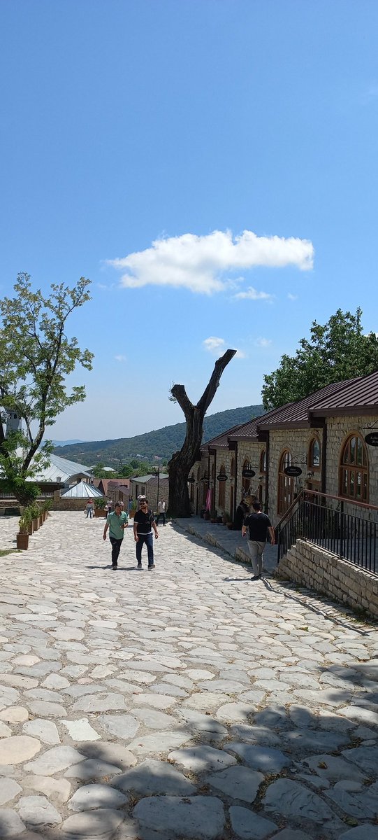LalaSafarAA's tweet photo. Antiguo asentamiento de #Basgal en el distrito de #Ismayilli de #Azerbaiyán ❤️ 🇦🇿 Basgal, que formaba parte de la Ruta de la Seda, ganó popularidad como uno de los centros de la artesanía y la cultura de la seda en la Edad Media. https://t.co/mlwMSJCcsD