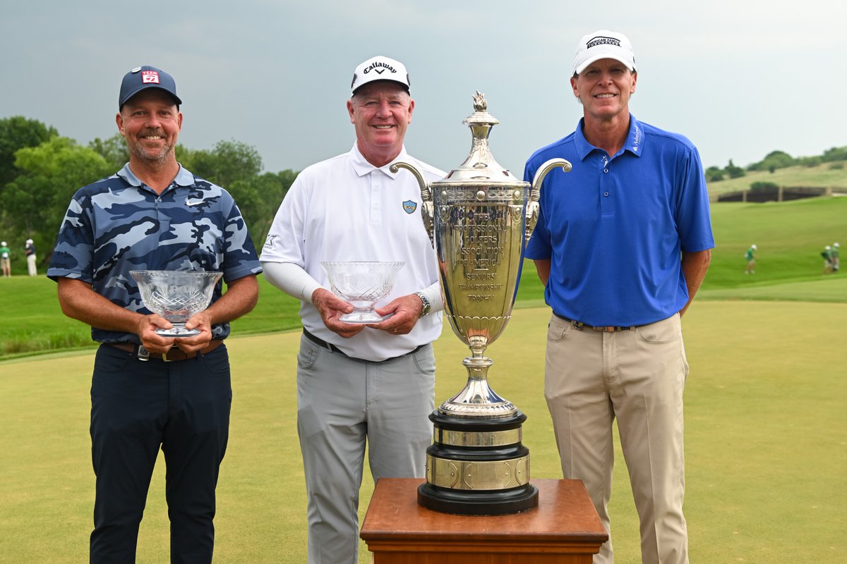 Congrats to 3x Met Open champion Mark Brown on tying as Low Club Professional in the <a href="/seniorpgachamp/">Senior PGA Champ</a> over the weekend! 👏👏👏

He &amp; Tim Weinhart shot 6-over 294 and finished T55 overall.

📷: <a href="/PGA/">PGA of America</a>