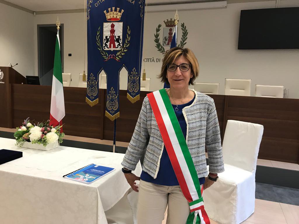 ListaIPG's tweet photo. Doppietta: prima sindaca donna e vera civica!
E poi questa fascia le sta benissimo 😁 https://t.co/2Y1aP40yUk