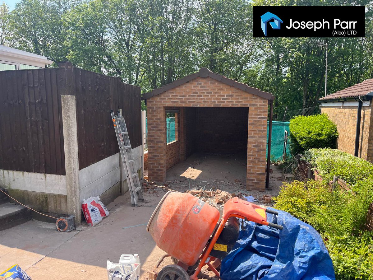 Another one of our customer sites were serviced by Joseph Parr (alco) Ltd this week 🤩

Whatever the size of the project, our team are here to help.

📩sales.oldham@josephparr.co.uk

#sitevisit #site #building #oldham #materials #visit #landscaping #houses #office #timber