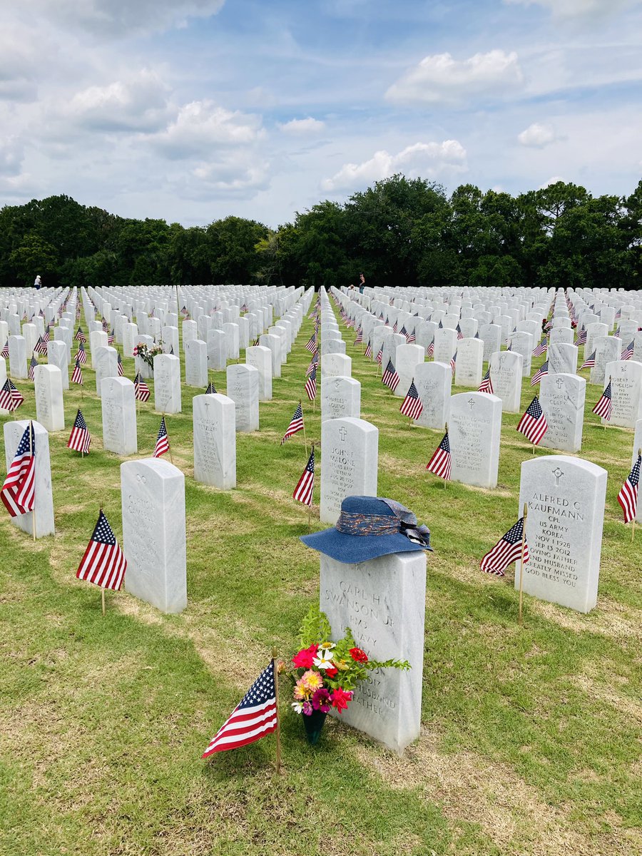 Late post,
May we never forget, 
That freedom isn’t free.🇺🇸 -Unknown 
#ThePhotoHour 
#Photography
# NationalHolidays