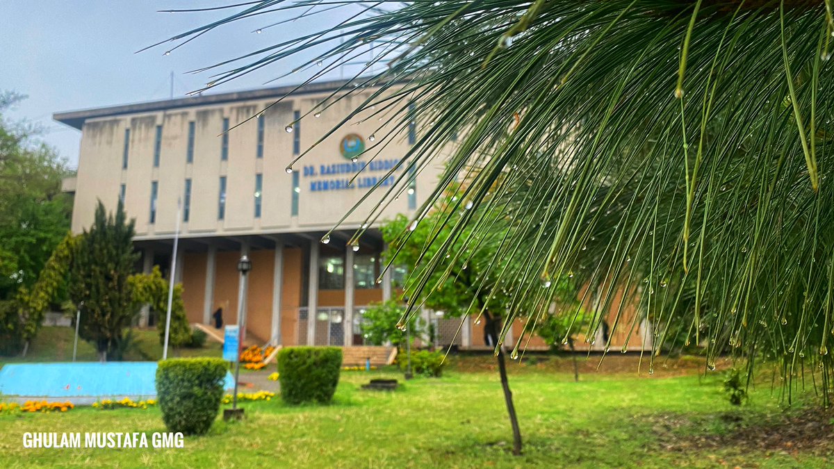 jhirmir's tweet photo. Quaid i Azam University Islamabad #qau #qauislamabad #bestuniversityinpakistan #minipakistan https://t.co/zFsCakk7xD