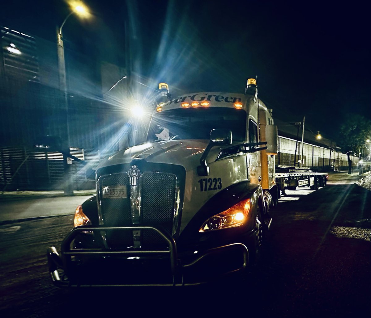 Strength meets style #truckingindustry #evergreenindustries #flatbedtrucking #trucking #diesel #semitrucks #DrivenByYou #Truckworx #trucklife #truckdriver #tractor #flatbed #peterbilt #kenworth #brokerage #logistics #truckerlife #trucker #DriveEverGreen #truckingjobs #cdljobs