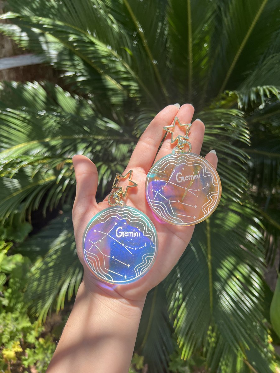 It’s Gemini Season♊️💞
Are you a Gemini or do you know one?🥰
Then this is for you! Check out my shop 💓
etsy.com/shop/AlishaJea…