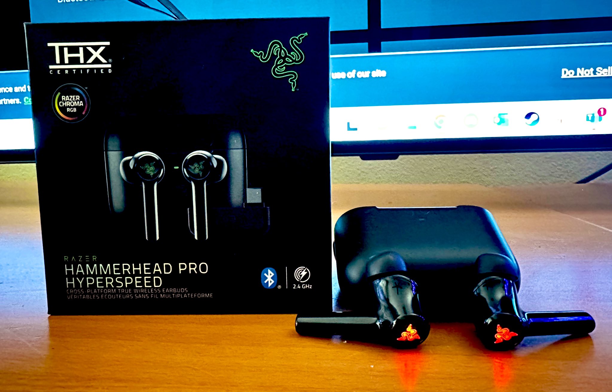 Razer Hammerhead HyperSpeed Truly Wireless Earphones With ANC For