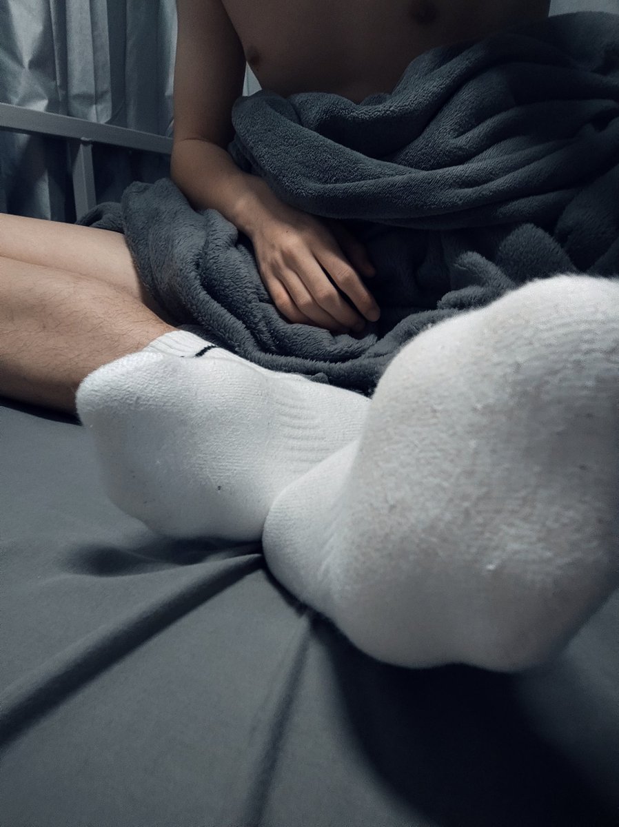 想不想来闻爸爸的白袜