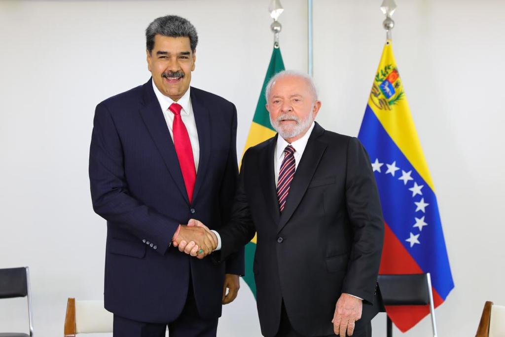 ¡Viva Brasil y Venezuela!

La hermandad que el Gigante Chávez nos enseñó.

#UnionSuramericana