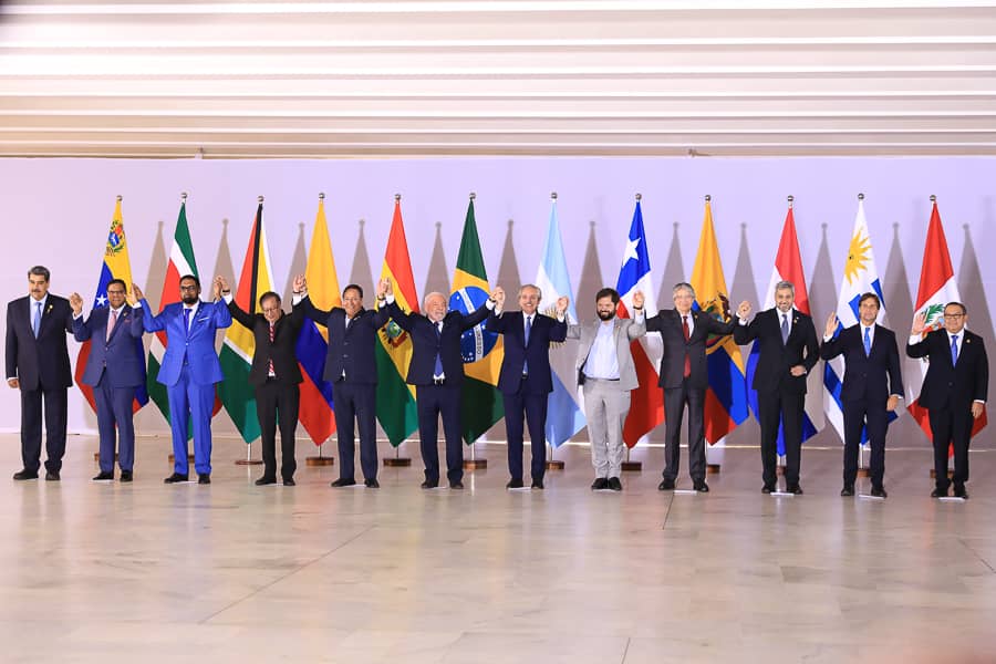 #30Mayo 
Fuerza Suramericana. 
#RenacimientoDelSur 
<a href="/NicolasMaduro/">Nicolás Maduro</a> <a href="/Soykarinacarpio/">Karina Carpio</a> <a href="/GobiernoAragua_/">Gobierno Aragua</a>