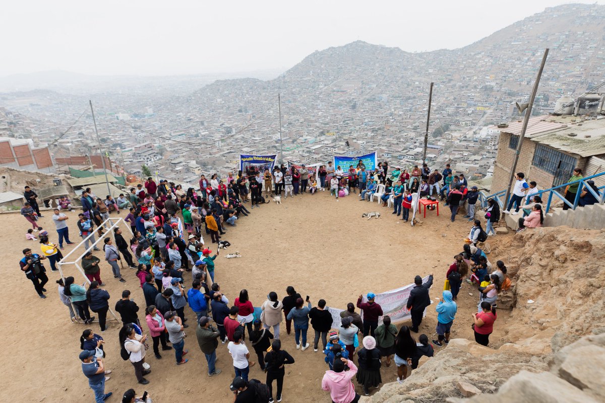 A través de la Gerencia de Desarrollo Urbano y con el apoyo de <a href="/CofopriPeru/">Cofopri</a>, brindamos asesoramiento y asistencia técnica para el proceso de formalización y titulación de posesiones informales, para la implementación del informe de análisis de riesgo en Villa María del Triunfo.