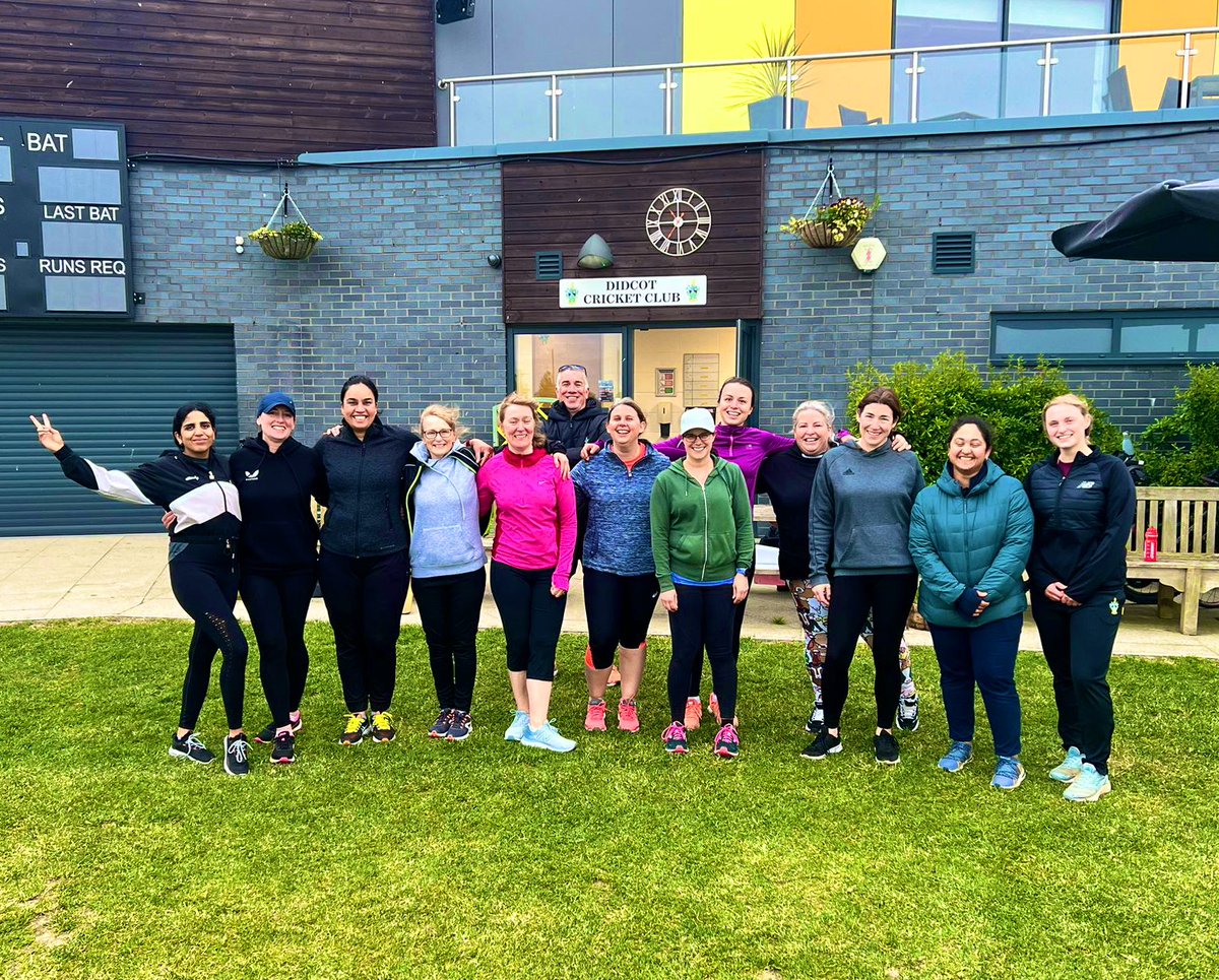 This evening we welcomed our newest members to the club. Didcot Spirit Ladies you were all superb. See you again next week 💪🏏👏🔥