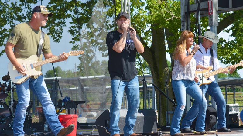 Meet the WAMMfest bands (3/5)

𝗕𝗟𝗨𝗘 𝗥𝗜𝗩𝗘𝗥 𝗕𝗔𝗡𝗗 at 3:45 PM - Performing throughout the Midwest since 1994, they play original tunes and a variety of cover songs from classic to modern country and classic rock.

🎟️ $15 Early Bird tickets wammfest.com/tickets